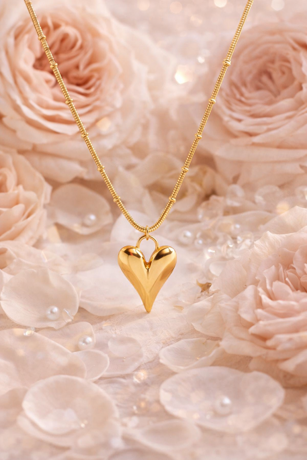 Heart-shaped sleek chain
