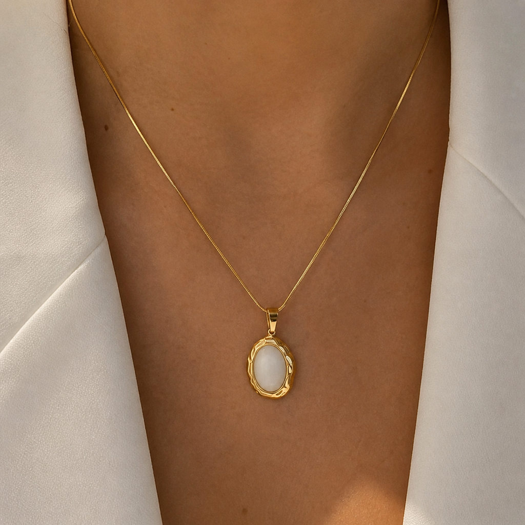 Elara Glow Necklace Anti Tarnish Waterproof Gold Sleek chain for Women