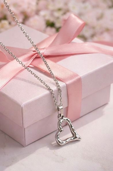 Noor Silver Heart Chain