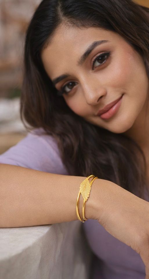 Lush Leaf Gold Bracelet