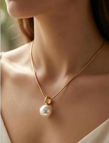Moonbeam Pendant