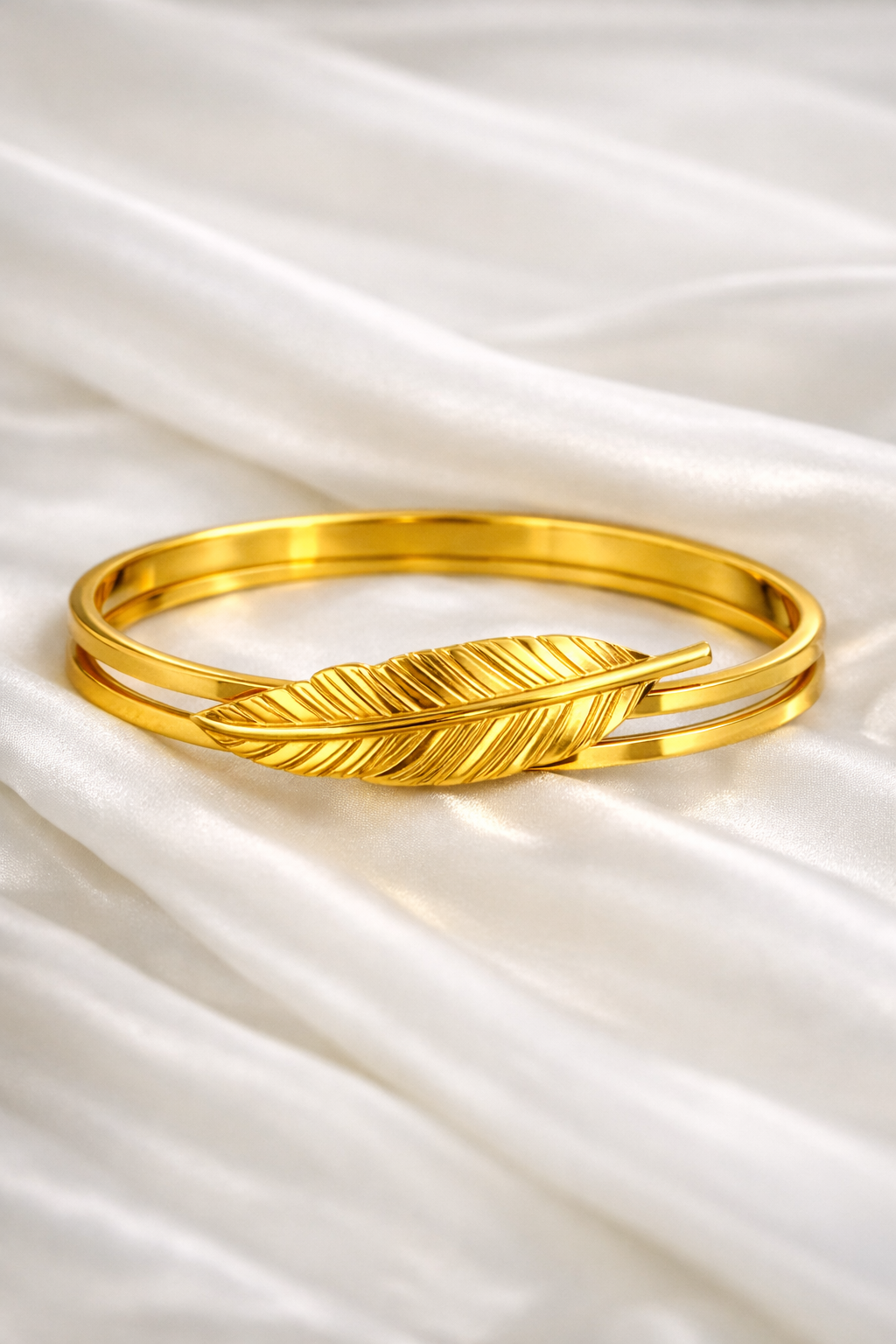 Lush Leaf Gold Bracelet