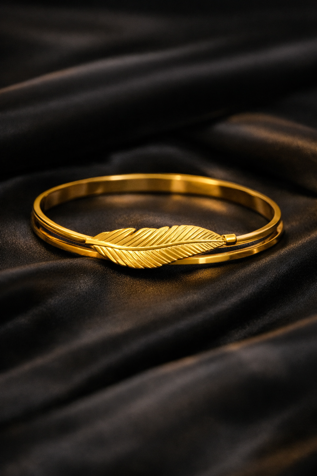 Lush Leaf Gold Bracelet
