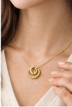 Orbit-glow sleek chain